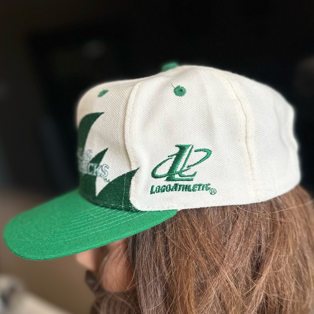 Dallas Mavericks Shark-tooth SnapBack - Picture 2 of 7